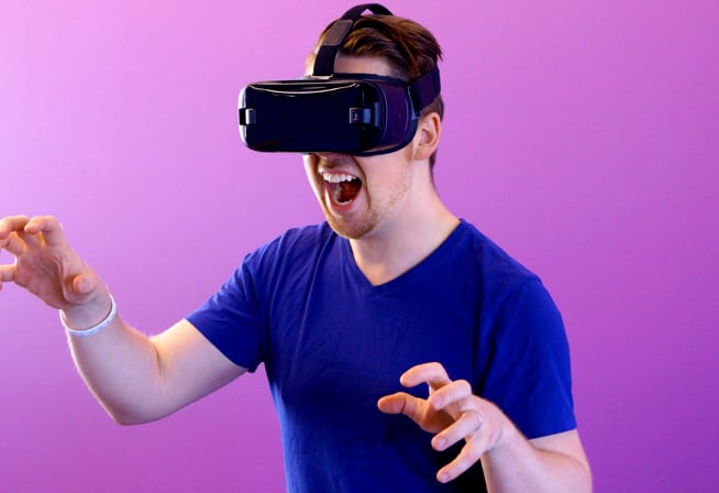 A man wearing a VR goggle